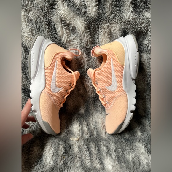 276: Nike Presto Fly (GS) - Picture 3 of 11